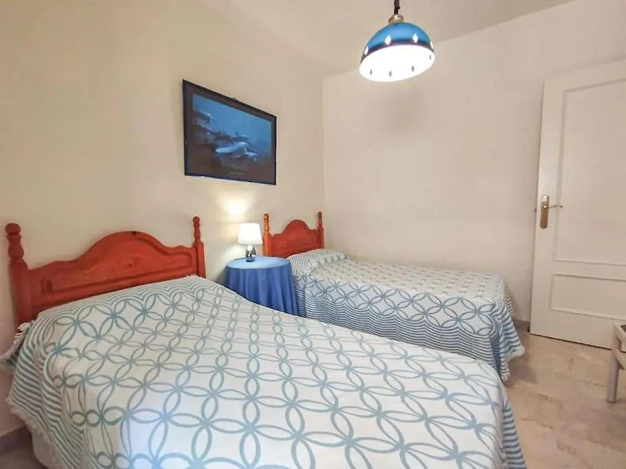 Spacious 4 Bedroom With Parking In Town Centre, Nerja España